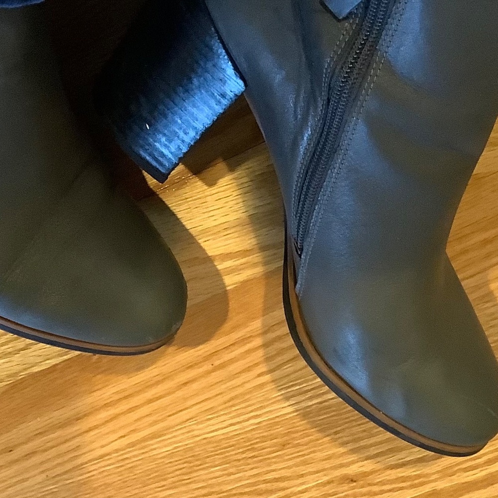 Grey Leather Boots Size 8.5 - Picture 4 of 6